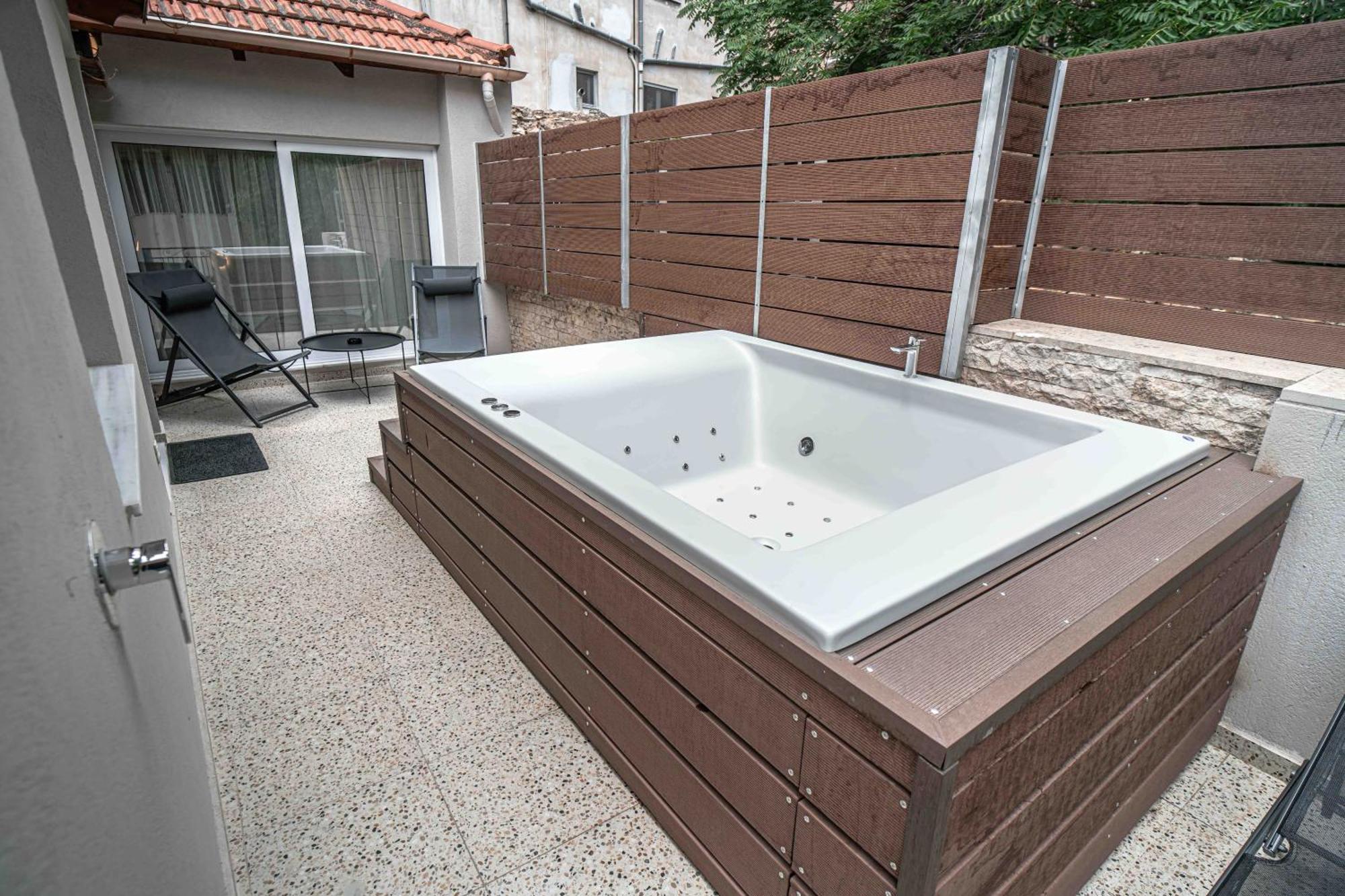 Belle Athenes - Luxury Rooms At Monastiraki Railway Station ภายนอก รูปภาพ
