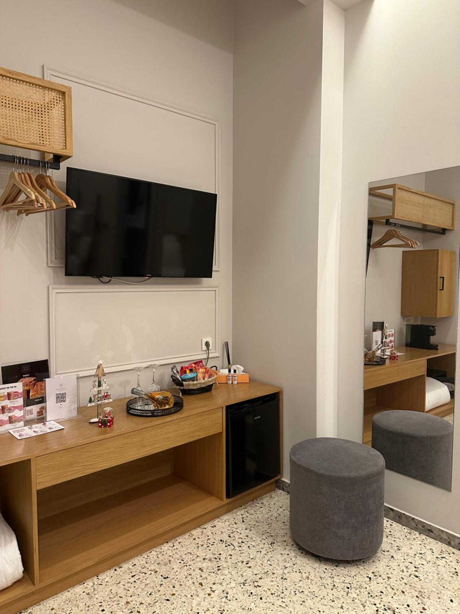Belle Athenes - Luxury Rooms At Monastiraki Railway Station ภายนอก รูปภาพ