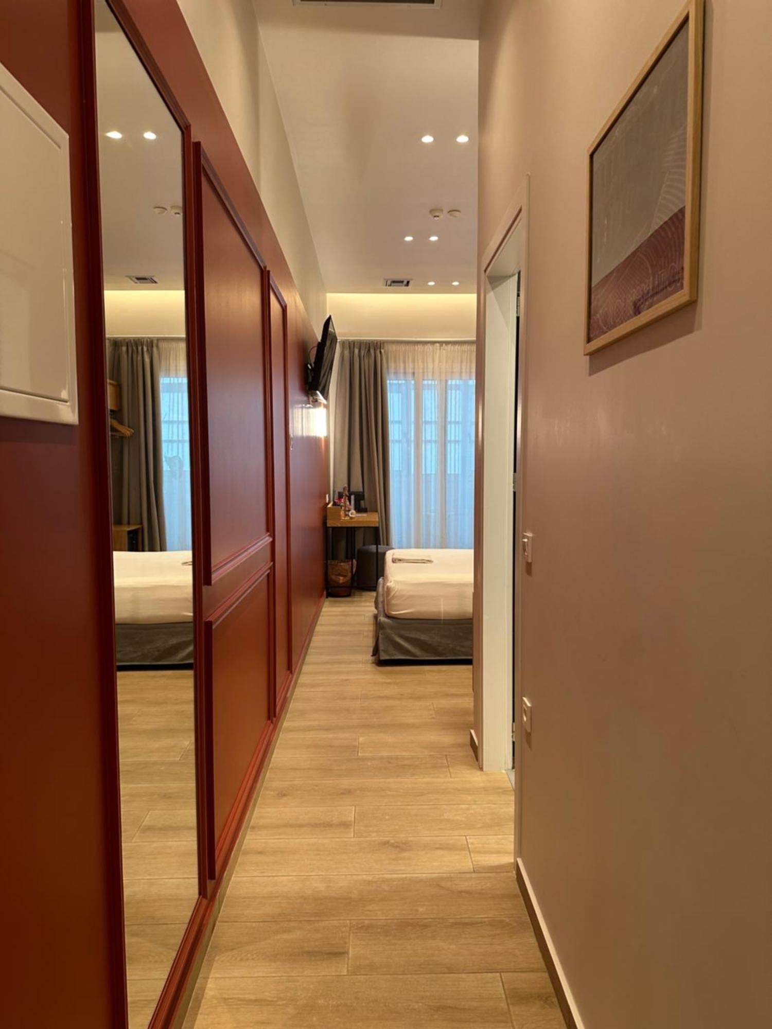 Belle Athenes - Luxury Rooms At Monastiraki Railway Station ภายนอก รูปภาพ