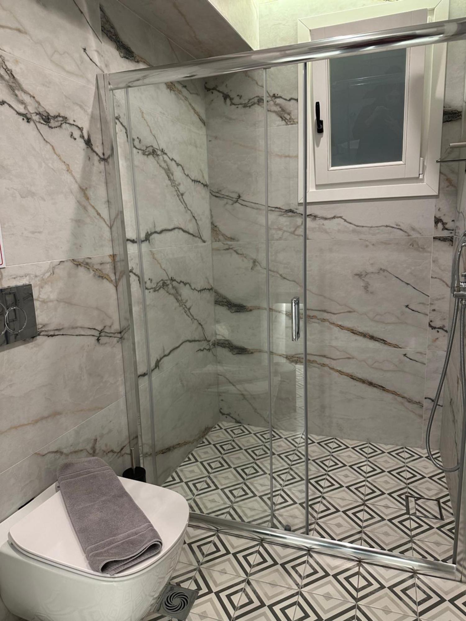 Belle Athenes - Luxury Rooms At Monastiraki Railway Station ภายนอก รูปภาพ