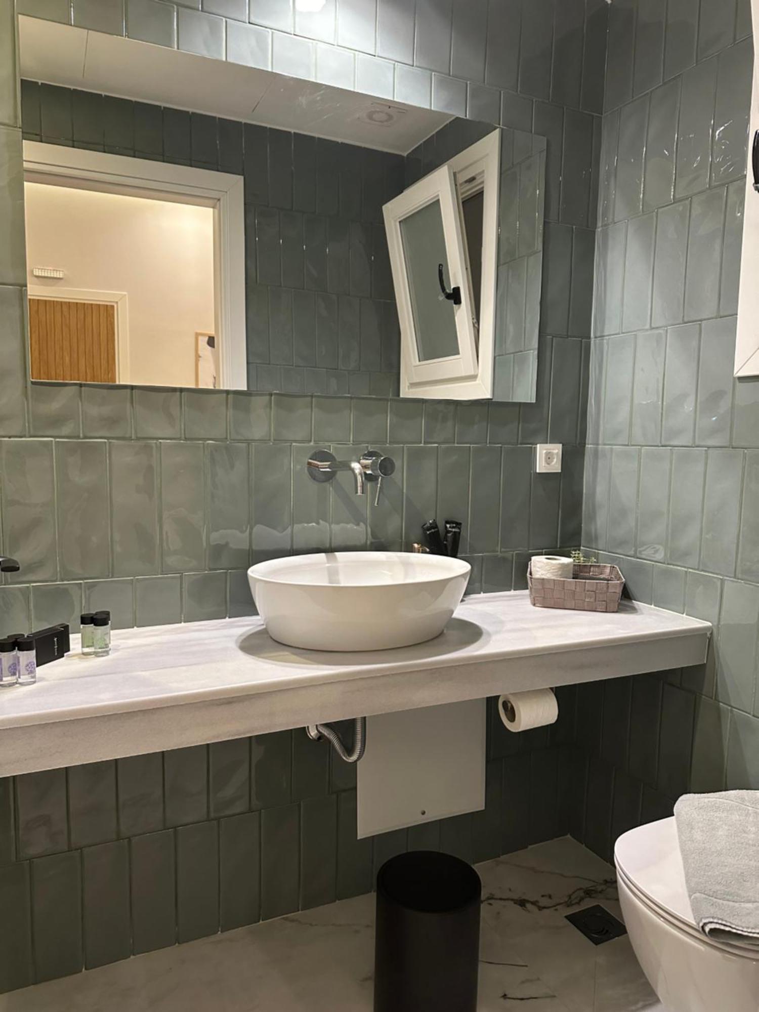 Belle Athenes - Luxury Rooms At Monastiraki Railway Station ภายนอก รูปภาพ