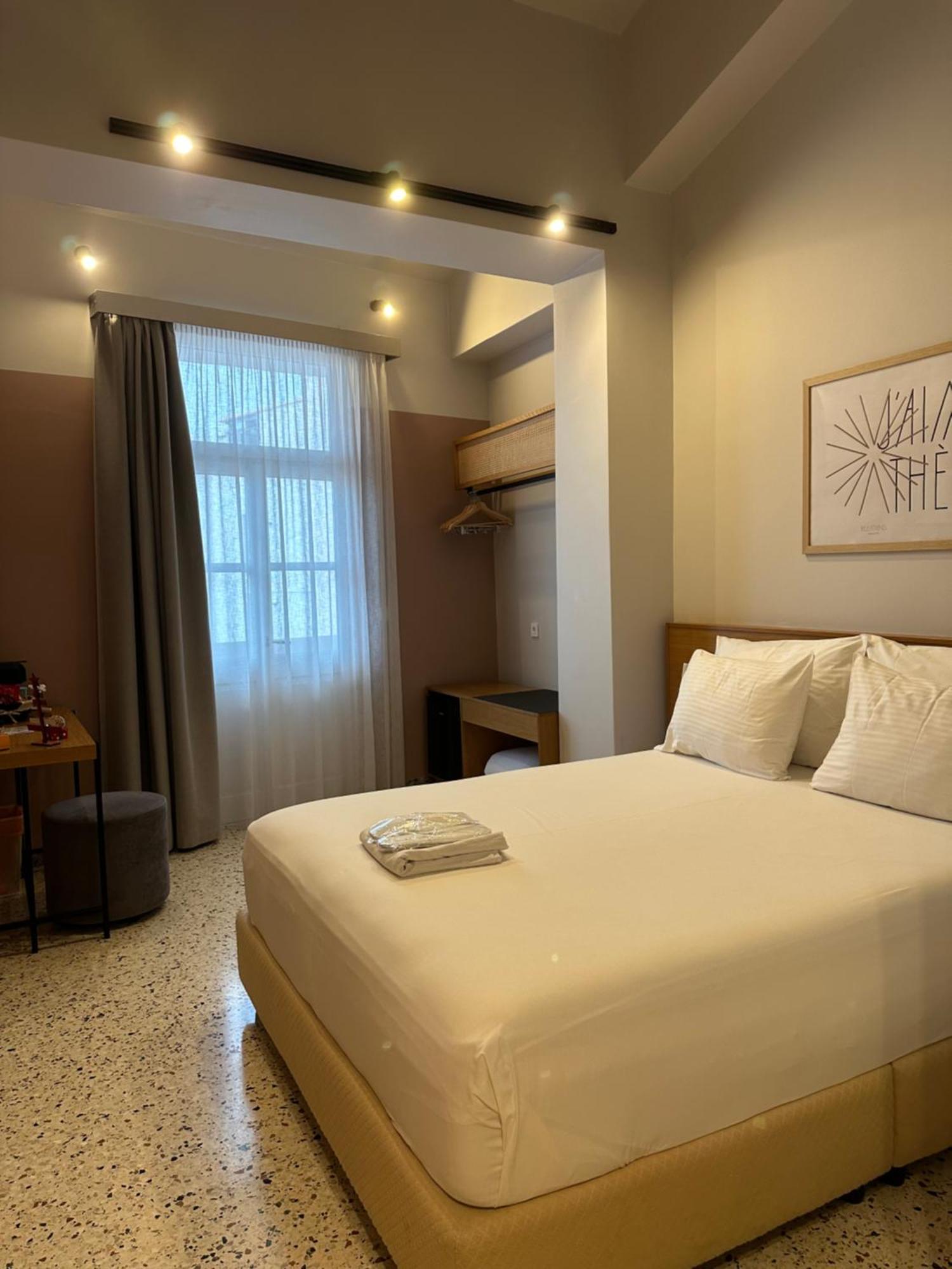 Belle Athenes - Luxury Rooms At Monastiraki Railway Station ภายนอก รูปภาพ