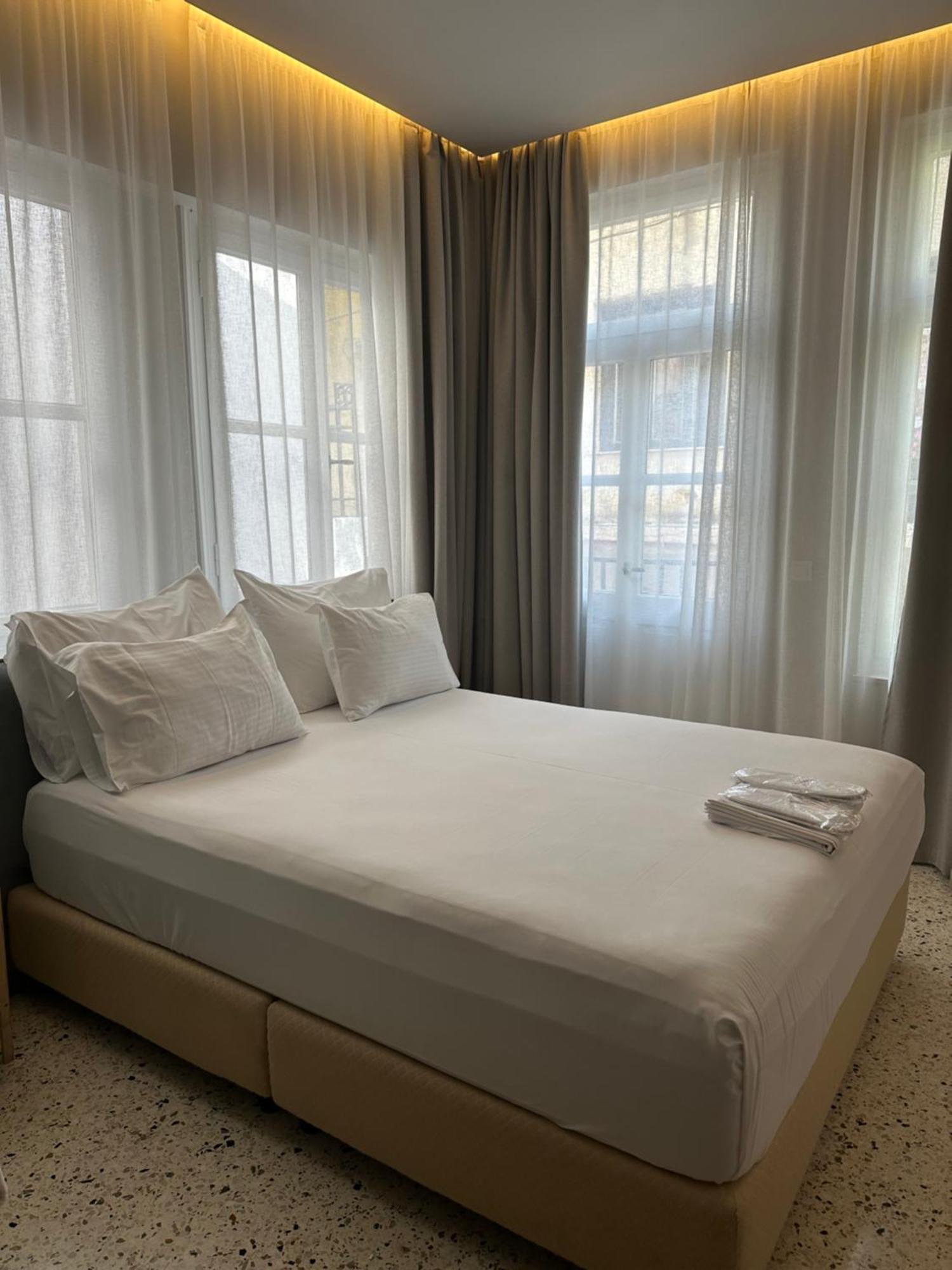 Belle Athenes - Luxury Rooms At Monastiraki Railway Station ภายนอก รูปภาพ